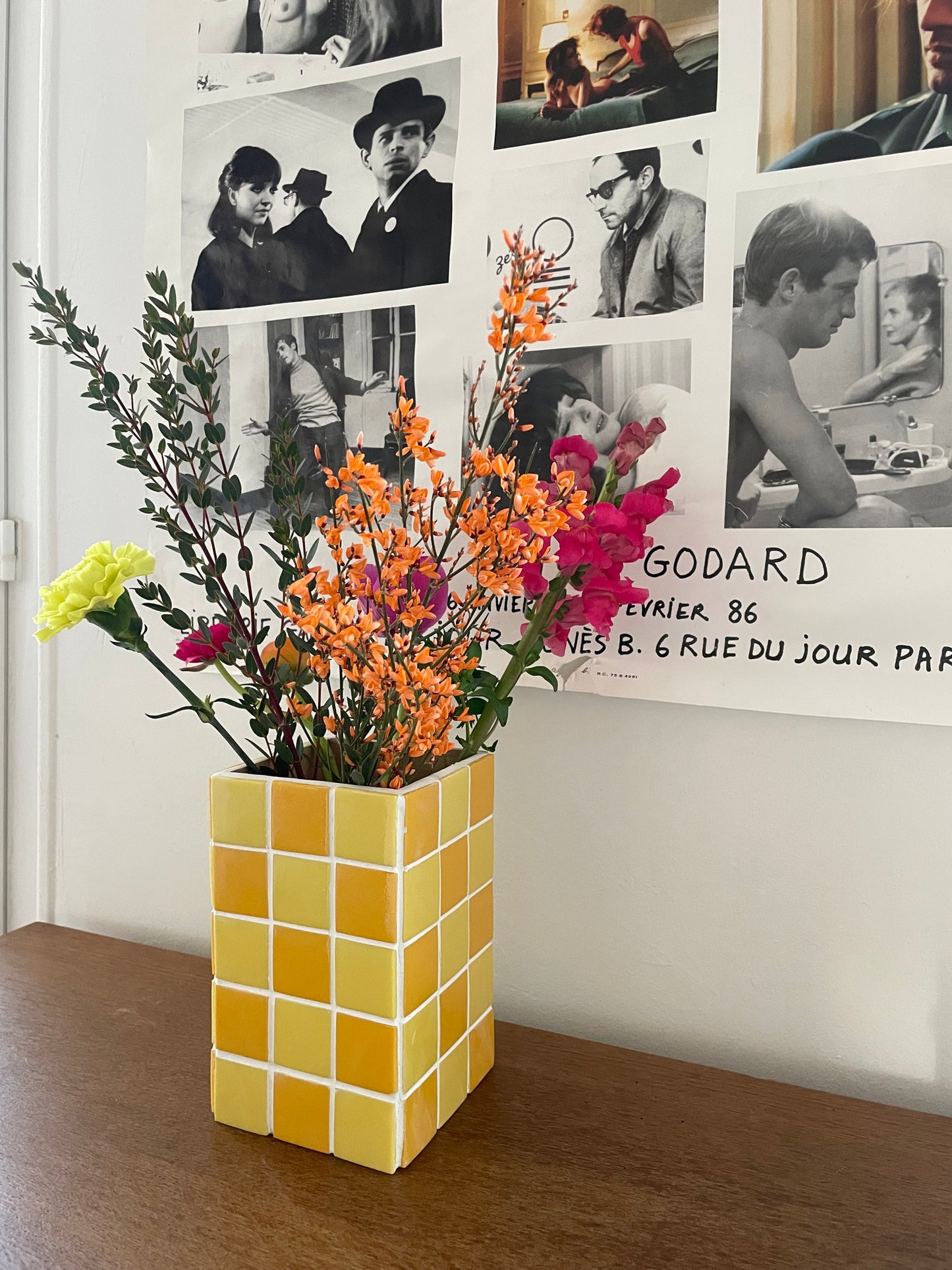Vase yellow damier